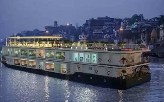 Ganga vilas cruise: गंगा विलास क्रूज पहुंचा वाराणसी, विलास क्रूज को लेकर CM Yogi ने किया ट्वीट, कहा...