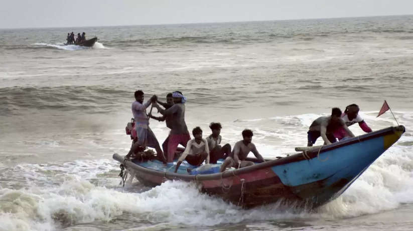 श्रीलंकाई नौसेना द्वारा पकड़े गए भारतीय मछुआरे रिहा, केंद्र ने SC में बताया