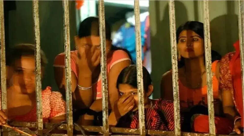 पटना में पकड़ा गया सेक्स रैकेट, घंटे के हिसाब से रूम, नाबालिग सहित आपत्तिजनक हालत में मिले 5 कपल