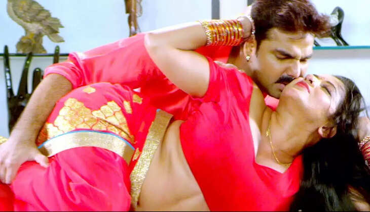 Monalisa को शादी के लाल जोड़े में देख उड़े Pawan Singh के होश, विडियो देख आप भी शर्म से हो जाएंगे पानी-पानी
