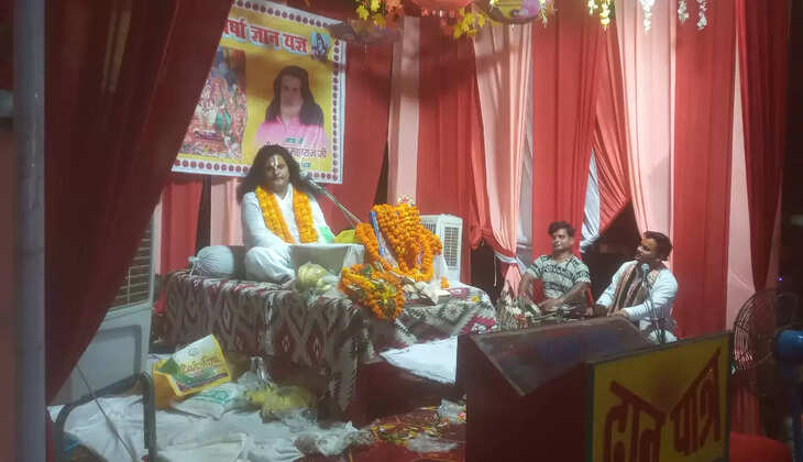 Varanasi News: पंचमुखी हनुमान मंदिर पर नौ दिवसीय श्री राम कथा का आयोजन किया गया