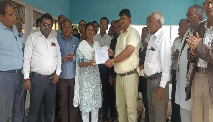 Ayodhya News:&nbsp;हापुड़ की घटना को लेकर बीकापुर तहसील के अधिवक्ताओं में आक्रोश सौंपा ज्ञापन