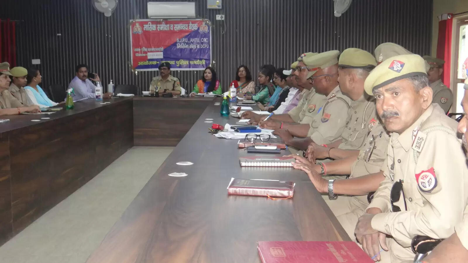 Monthly review meeting of Special Juvenile Police Unit in Chandauli Police Line concluded