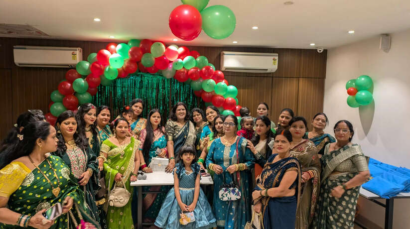 वाराणसी में सखियां ग्रुप द्वारा किया गया हरियाली तीज कार्यक्रम का आयोजन, रीबू श्रीवास्तव रहीं मुख्य अतिथि
