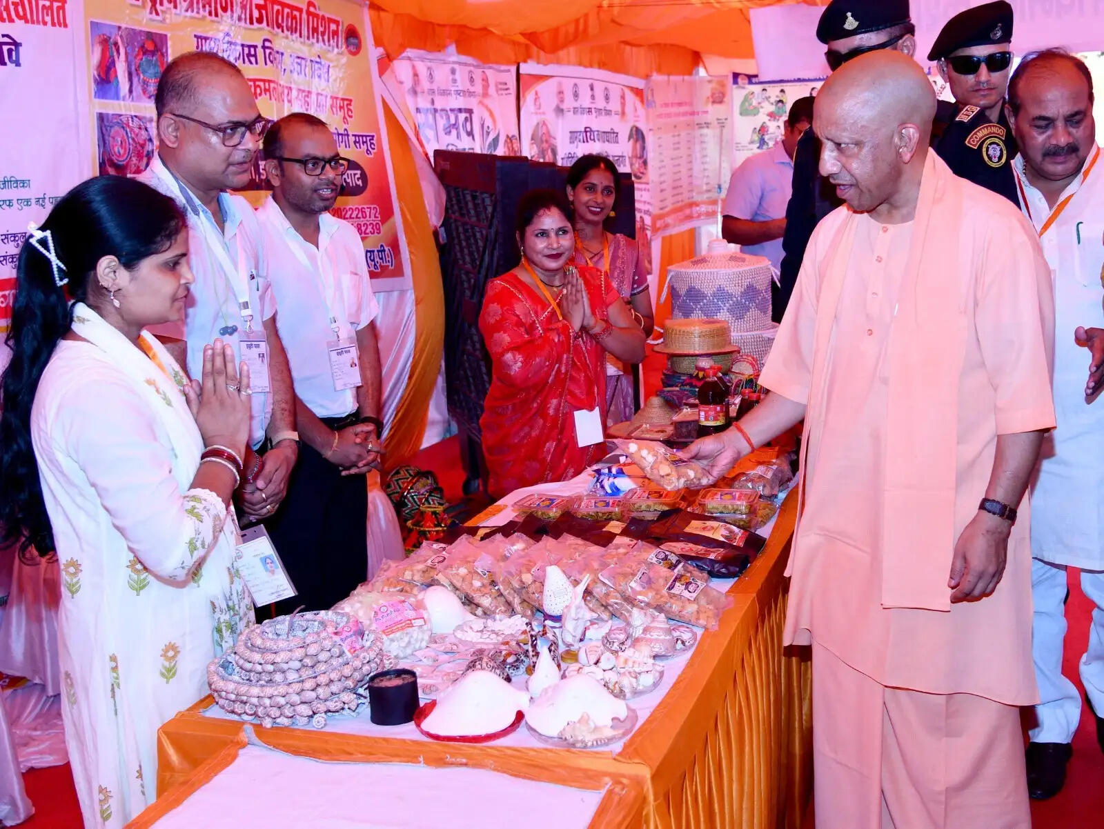 विकास परियोजनाओं के लोकार्पण एवं शिलान्यास के बाद मुख्यमंत्री ने जनसभा को संबोधित करते हुए कहा कि प्रदेश सरकार आत्मनिर्भर और विकसित उत्तर प्रदेश के संकल्प को साकार करने की दिशा में तेजी से कार्य कर रही है। उन्होंने कहा कि विकास और जनकल्याण सरकार की सर्वोच्च प्राथमिकता है।