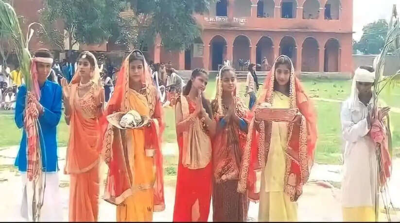 Madhubani News: स्कूली छात्राओं के द्वारा सांस्कृतिक कार्यक्रम का किया गया आयोजन