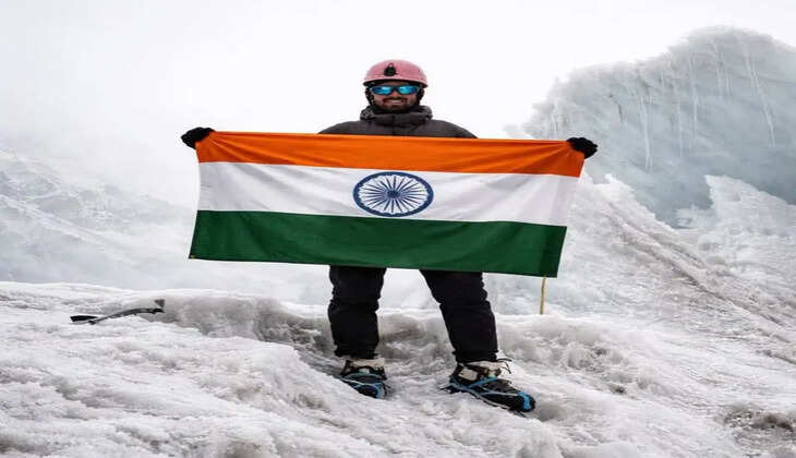 वाराणसी के प्रदीप नाथानी ने रचा गौरव, HMI से पर्वतारोहण प्रशिक्षण पूरा कर फतह किया माउंट रेनोक