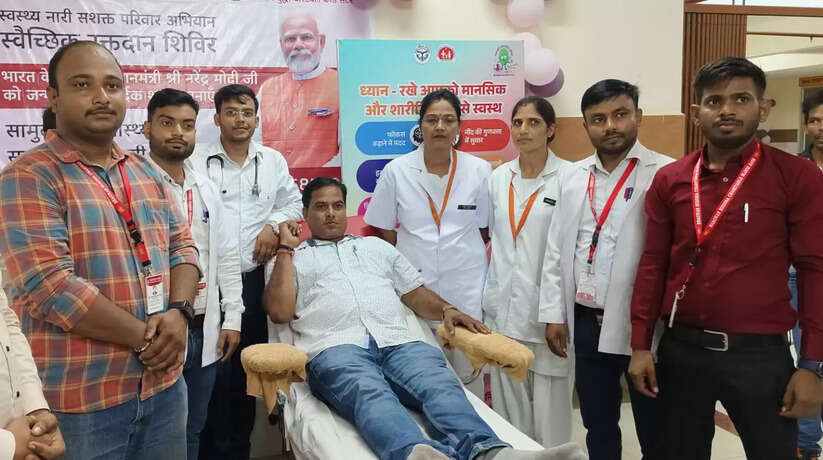 वाराणसी में प्रधानमंत्री नरेंद्र मोदी के जन्मदिवस पर स्वैच्छिक रक्तदान शिविर का आयोजन