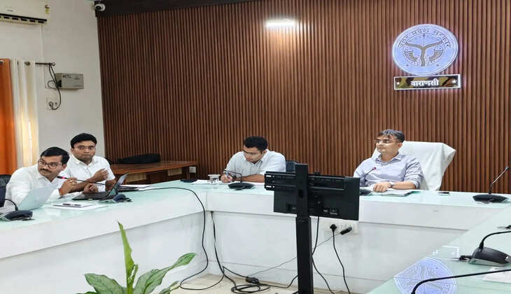 Varanasi News: पर्यटन परियोजनाओं में देरी पर डीएम सख्त, लापरवाह ठेकेदारों पर लगेगी पेनाल्टी