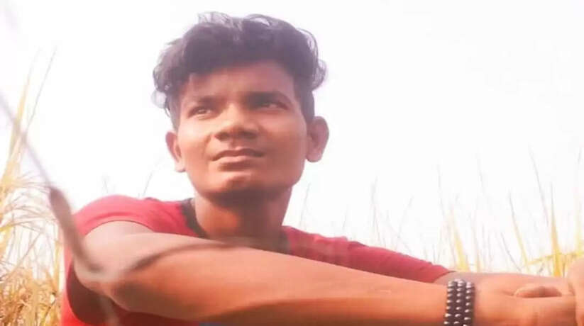 चंदौली में पिता के सामने ही ट्रेन के आगे कूदा पुत्र, बेटे को बचाने पीछे दौड़े पिता लेकिन हो चुकी थी देरी