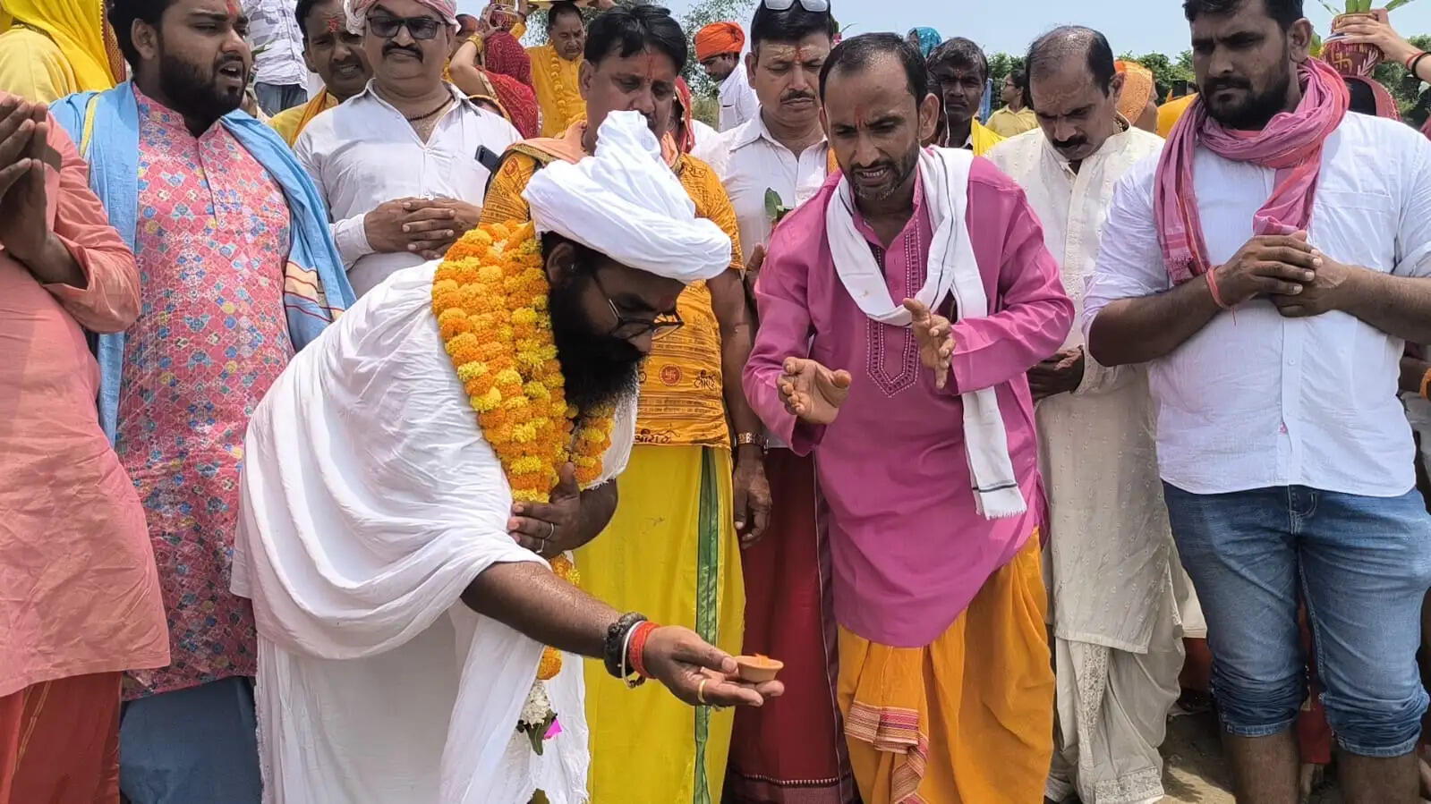 Shat Chandi Mahayagya, Srimad Bhagavat Katha, Nepali Mata Bhagwati Dham, Varanasi Religious Event, Kalash Yatra, Hindu Religious Ceremony, Bhagavat Katha Varanasi, Yagya Mahotsav, Spiritual Event Uttar Pradesh, Choubepur Varanasi, Devotional Gathering, Vedic Rituals, Ayodhya Saints, Vrindavan Spiritual Discourse, Ganga Kalash Yatra, Religious Festival News, Hindu Temple Event, Mahayagya Celebration, Bhakti Program, Varanasi Temple News, Sanatan Dharma Event, Spiritual Awakening, Religious Tourism Varanasi, Uttar Pradesh News, Live Bharat News