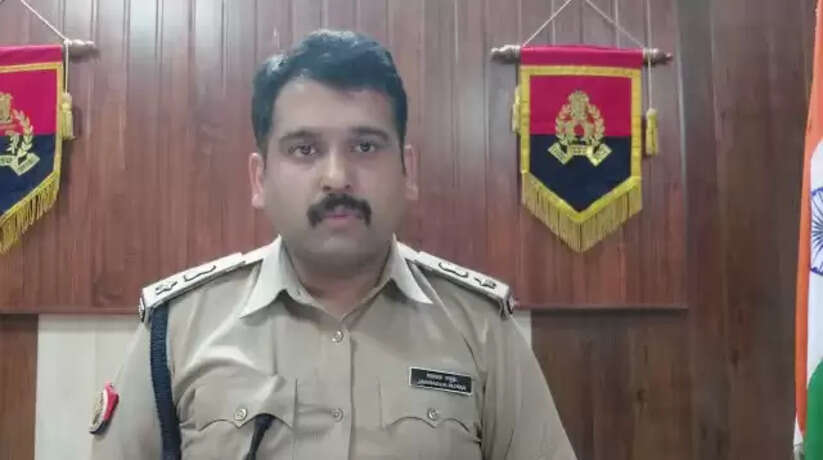 चंदौली पुलीस अधीक्षक ने करीब दो दर्जन आरक्षियों के कार्य क्षेत्र में किया बदलाव