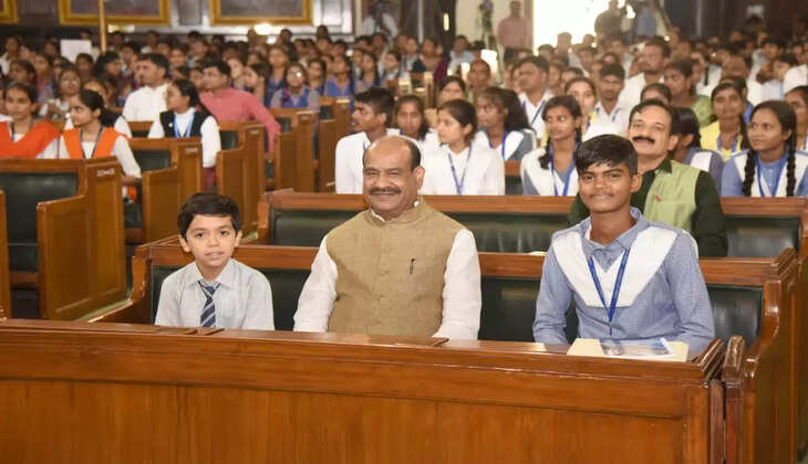**संसद भवन में महात्मा गांधी और लाल बहादुर शास्त्री की जयंती पर चंदौली के छात्रों ने दिखाया अद्वितीय कौशल**