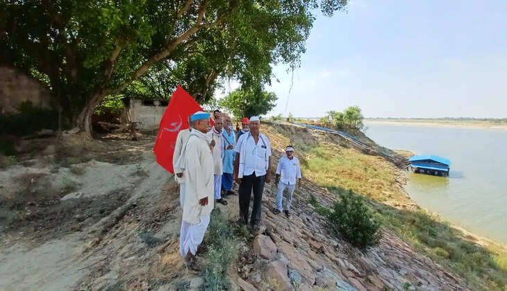 &nbsp;गंगा कटान से परेशान किसानों का धरना पांचवें दिन भी जारी, अधिकारियों के आश्वासन पर नहीं माने किसान