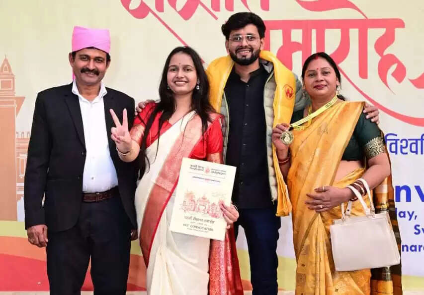 Shreya Tiwari BHU, BHU Gold Medalist, BHU Convocation 105, Hospital Administration Gold Medal, Rural Girl Success Story, Inspirational Student Story India, BHU University News, Varanasi Education News, Women Empowerment Education, Indian Student Achievement