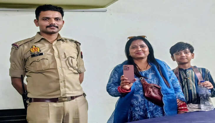 वाराणसी पुलिस की तत्परता का उदाहरण, गुम हुआ मोबाइल घंटों में मिला वापस