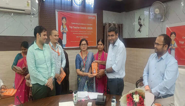 डीएम दीपक मीणा ने महिला शिक्षिकाओं से किया आह्वान, बच्चों के भविष्य निर्माण में निभाएं अहम भूमिका