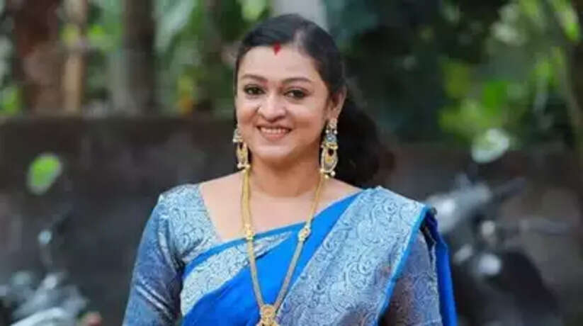 Actress Aparna Nair Death: भारतीय सिनेमा की मशहूर अभिनेत्री का निधन! संदिग्ध परिस्थितियों में घर में मिला शव...