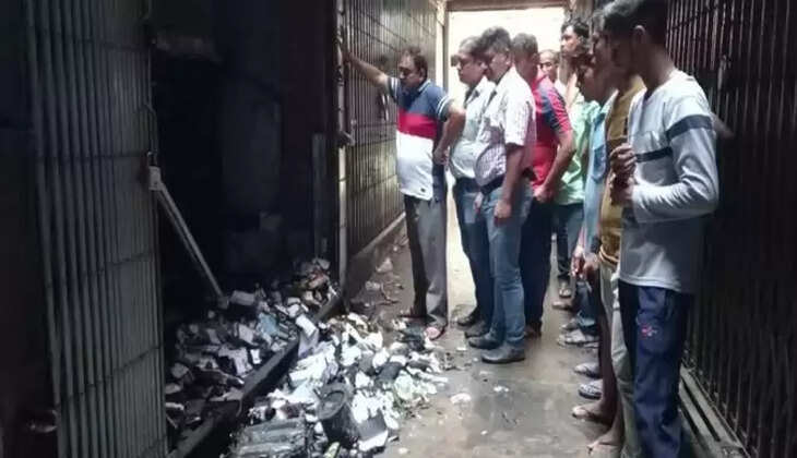 Varanasi News: पूर्वांचल की सबसे बड़ी दवा मंडी सप्तसागर में लगी आग, लाखों की जीवनरक्षक दवाएं जलकर खाक