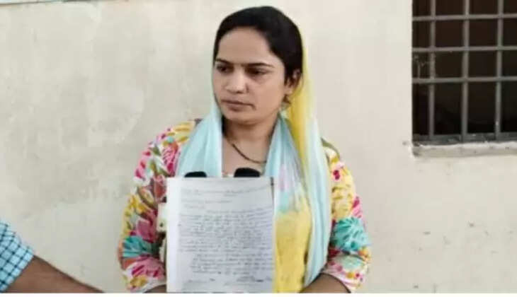 Ayodhya News: उच्चाधिकारियों को प्रार्थना पत्र देकर लगाई न्याय की गुहार ससुरालजनों पर प्रताड़ित किए जाने का आरोप