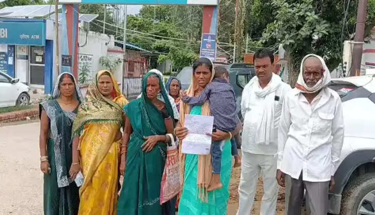 दो बच्चों संग थाने पहुंची महिला, पति पर मारपीट और घर से निकालने का लगाया आरोप