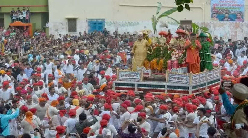 Varanasi News: विश्व प्रसिद्ध भरत मिलाप का आकाशवाणी से सजीव प्रसारण