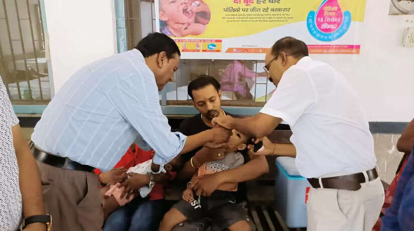 वाराणसी: अब घर-घर जाकर पोलियो की दवा पिलाएंगी पल्स पोलियो की टीम