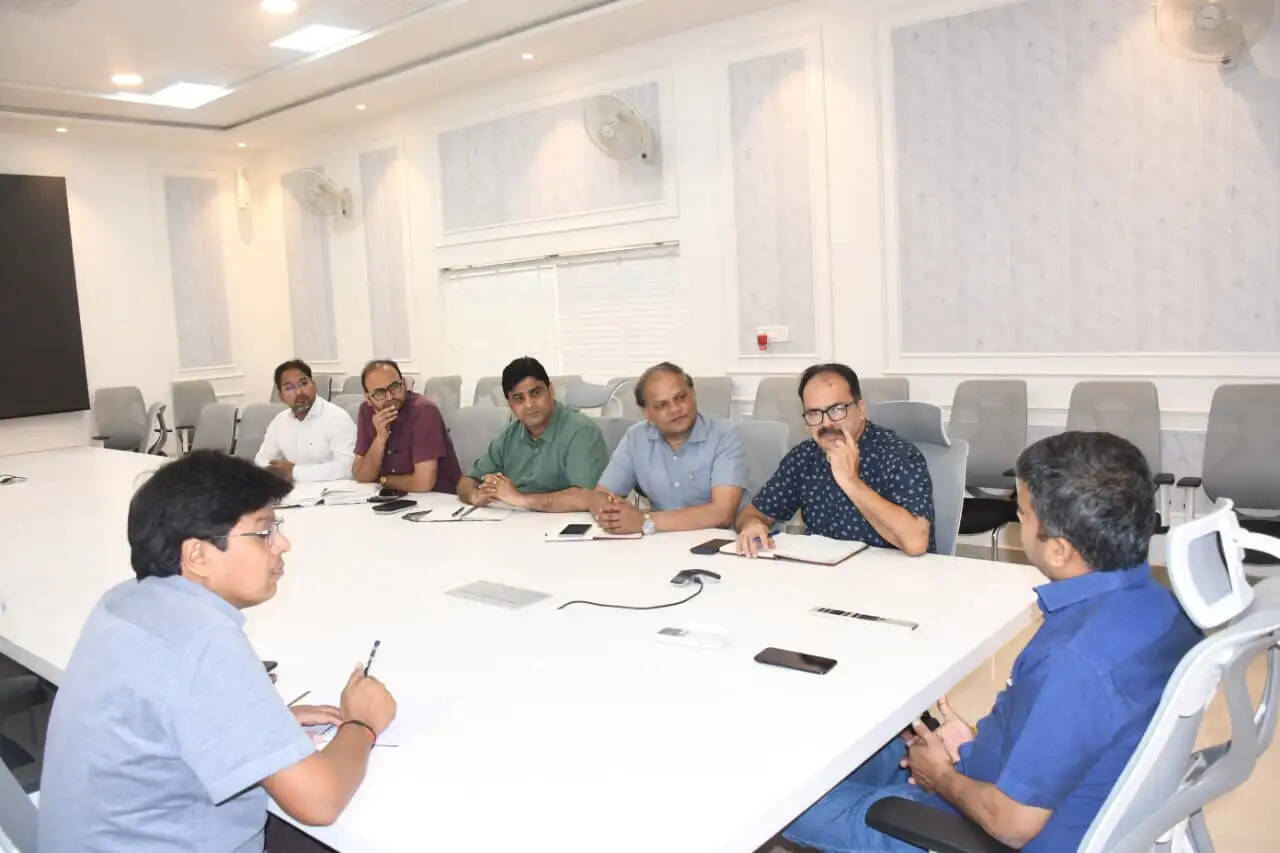 &nbsp;प्रयागराज में बिजली व्यवस्था को लेकर जिलाधिकारी सख्त, रोस्टर के अनुसार आपूर्ति सुनिश्चित करने के निर्देश