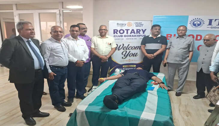 रक्तदान के साथ आईटीएम में पौधरोपण, युवाओं को दिया सामाजिक जिम्मेदारी का संदेश