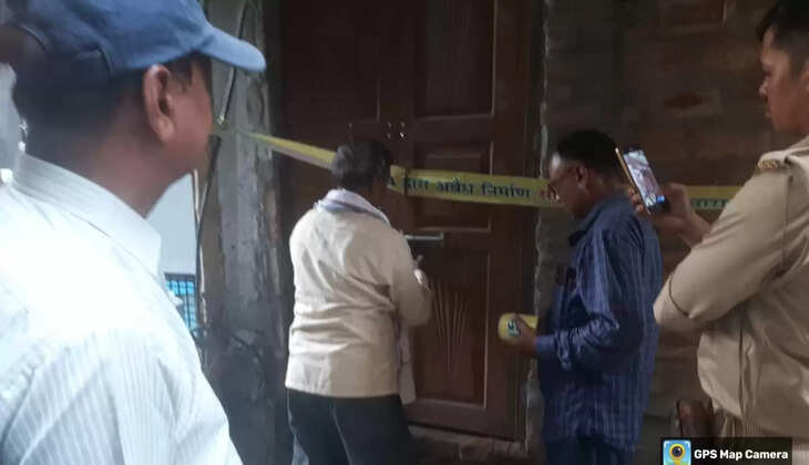 Varanasi News: विकास प्राधिकरण जोन-4 की प्रवर्तन टीम द्वारा अवैध निर्माण के विरूद्ध सील की कार्यवाही सम्पादित की गयी