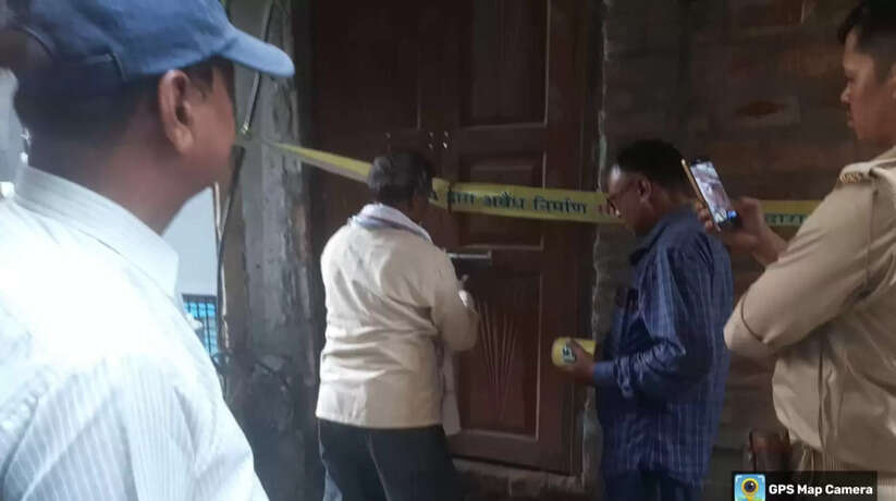 Varanasi News: विकास प्राधिकरण जोन-4 की प्रवर्तन टीम द्वारा अवैध निर्माण के विरूद्ध सील की कार्यवाही सम्पादित की गयी