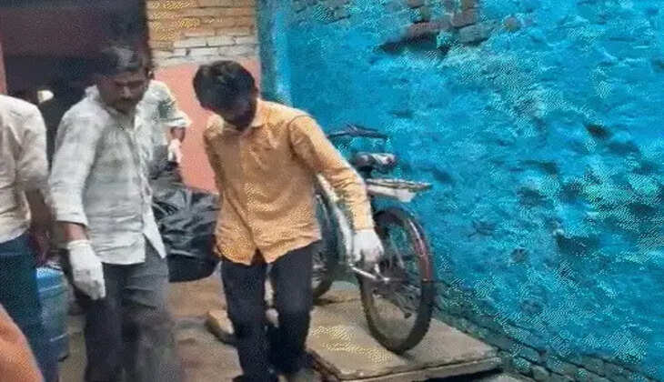 प्रयागराज ट्रिपल मर्डर: पति-पत्नी समेत 3 की हत्या, किराए के कमरे में मिले खून से लथपथ शव
