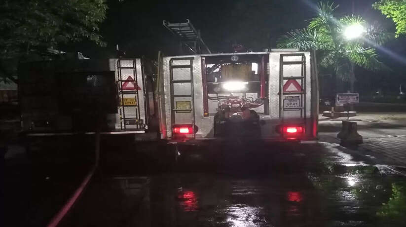 आईजीएल ने निभाया पड़ोसी धर्म, पास की फैक्ट्री में लगी आग को बुझाने में किया मदद