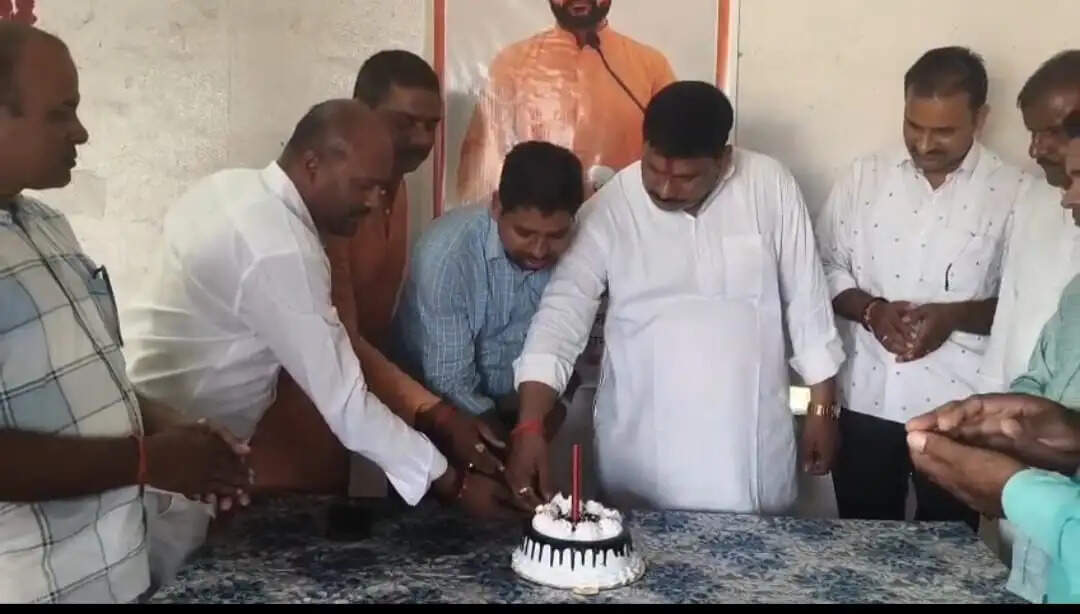 जन्मदिन बना सेवा संकल्प का अवसर, गौसेवा और सामाजिक कार्यों पर दिया गया जोर