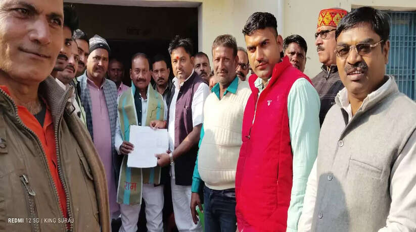 Chandauli News: सकलडीहा में भाजपा मंडल अध्यक्ष पद के लिए नौ उम्मीदवारों ने किया नामांकन