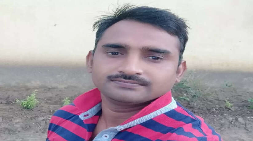 चंदौली में तेज रफ्तार का कहर, अज्ञात वाहन ने बाइक सवार को मारी टक्कर, NDRF जवान की मौत