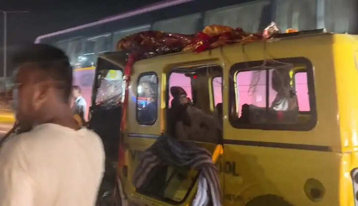 चन्दौली में भीषण सड़क हादसा, अंतिम संस्कार के लिए जा रही मैजिक ट्रक से टकराई, 17 लोग गंभीर घायल