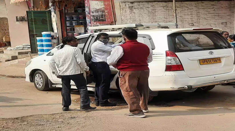 चाइल्ड पॉर्नोग्राफी को लेकर मुगलसराय में सीबीआई ने की छापेमारी