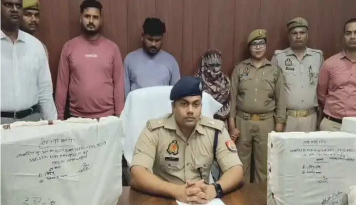 चंदौली साइबर पुलिस ने फर्जी फाइनेंस कंपनी बनाकर देशभर में ठगी करने वाले अंतरराज्यीय गिरोह का पर्दाफाश किया। महिला समेत 3 आरोपी गिरफ्तार, 1.42 करोड़ रुपये होल्ड और 350 पासबुक बरामद।