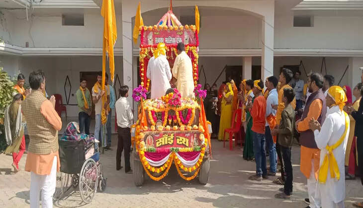 Chandauli News: Shobha Yatra of Sai Nath started with great enthusiasm in Baburi, Bhandara was also organized in the program