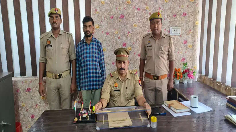 Chanduali News: गैंगस्टर एक्ट का वांछित अभियुक्त गिरफ्तार