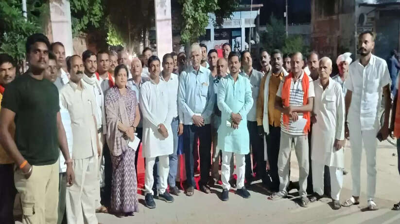 चन्दौली में विश्वकर्मा समाज की मासिक बैठक सम्पन्न, जुल्म और उत्पीड़न के खिलाफ खड़े होने की जरूरत