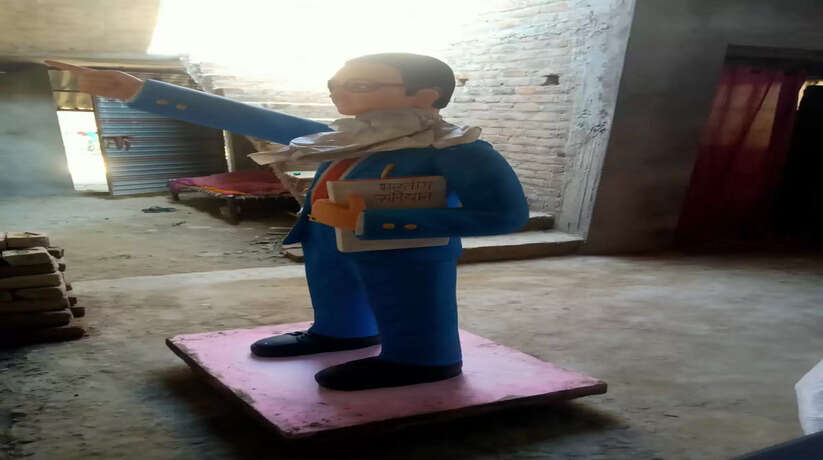 बैनामे की जमीन से पुलिस ने हटवाई डॉ भीमराव अंबेडकर की प्रतिमा