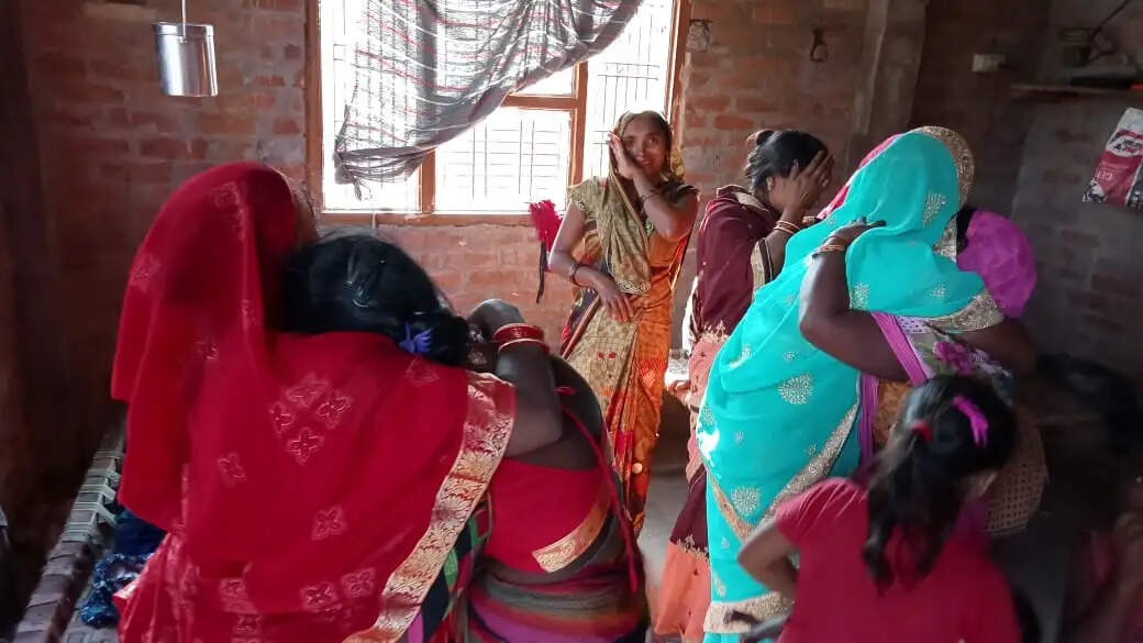 अयोध्या में पानी के पाइप को लेकर दो पक्षों में हुई जमकर मारपीट