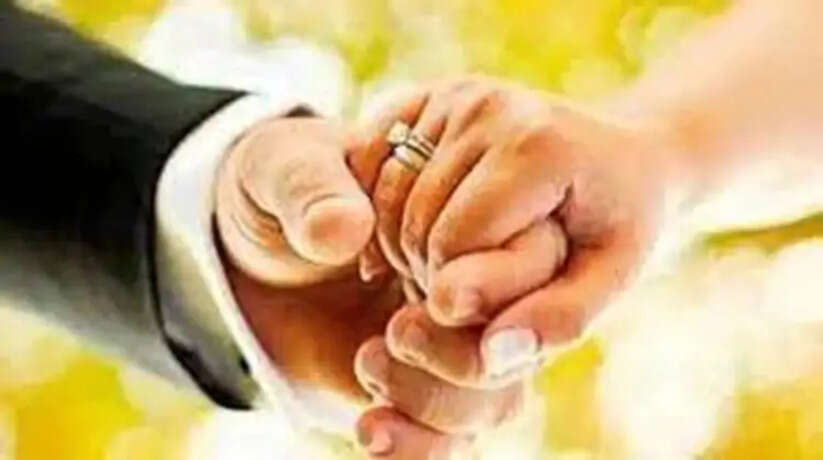 समधी को समधन से हुई मोहब्बत, चुपके-चुपके मिलने लगे दोनों, और फिर...