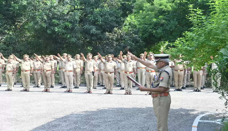 पुलिस कमिश्नरेट वाराणसी को पुलिस महानिदेशक उत्तर प्रदेश लखनऊ द्वारा किया गया&nbsp;सम्मानित