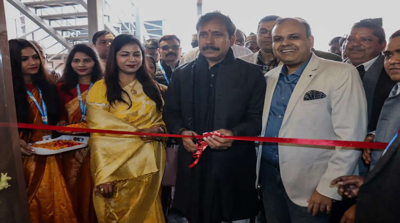 वाराणसी में उमाप्रेम नेत्रालय बड़ालालपुर शाखा का कैबिनेट मंत्री अनिल राजभर ने फीता काटकर किया उद्घाटन