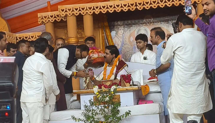 चंदौली में राजन जी महाराज की श्रीराम कथा का समापन, ब्रजेश पाठक, ब्रजभूषण समेत कई दिग्गज नेता पहुंचे&nbsp;