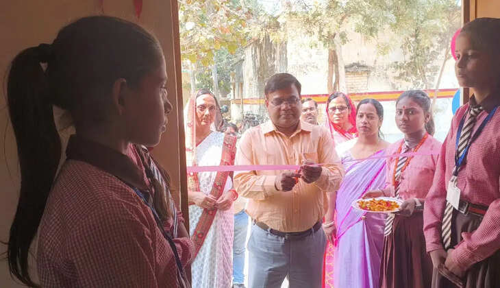 खण्ड शिक्षा अधिकारी ने लर्निंग बाई डूइंग लैब का किया उद्घाटन