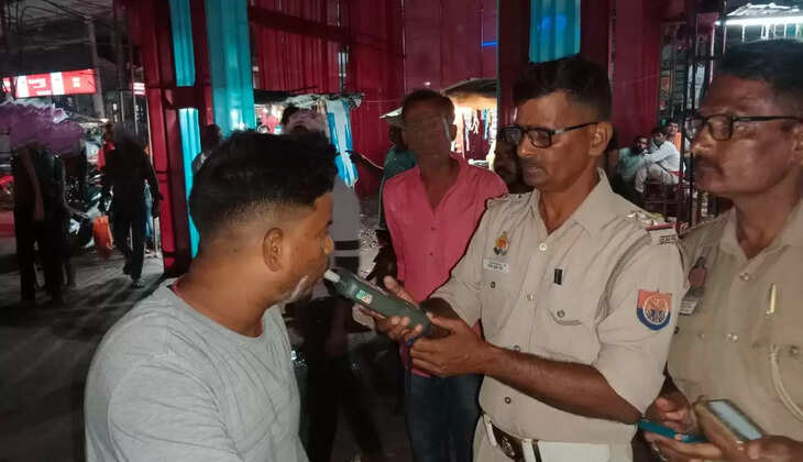 Chandauli News: चंदौली में विगत तीन दिनों में 3696 वाहनों का हुआ चालान, राजस्व में हुई लगभग 56 लाख रुपये की बढ़ोत्तरी